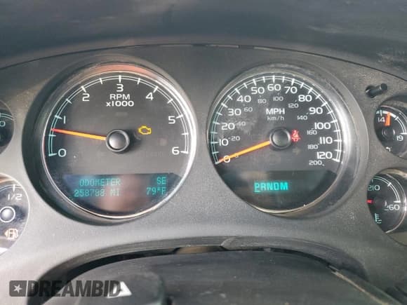 ✅ 2013 Chevrolet Suburban LT • VIN: 1GNSKJE76DR256053 • Lot: 76566454. Wystawiony na Copart z przebiegiem 258 788 mil. Bezpłatny archiwum sprzedaży aukcyjnych z USA i szczegółowy raport historii pojazdu na DreamBid. Zdjęcie 9.