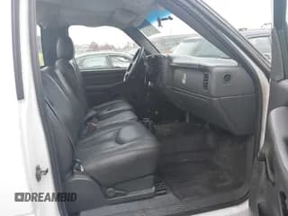 ✅ 2003 GMC Sierra 2500HD Work Truck • VIN: 1GTHK24U23E285491 • Лот: 43633700. Опубликован ранее на IAAI с пробегом 132 114 миль. Бесплатный доступ к архиву аукционных продаж из США и подробный отчёт об истории автомобиля на DreamBid. Изображение 5.