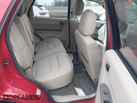 ✅ 2011 Ford Escape XLT • VIN: 1FMCU0DG5BKB79504 • Lot: 41168896. Wystawiony na IAAI z przebiegiem 208 829 mil. Bezpłatny archiwum sprzedaży aukcyjnych z USA i szczegółowy raport historii pojazdu na DreamBid. Zdjęcie 8.