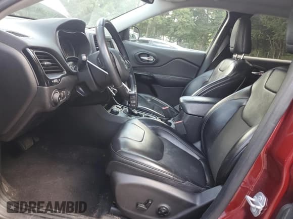 ✅ 2020 Jeep Cherokee Altitude • VIN: 1C4PJMLX9LD502403 • Лот: 64382385. Опубликован ранее на Copart с пробегом 87 026 миль. Бесплатный доступ к архиву аукционных продаж из США и подробный отчёт об истории автомобиля на DreamBid. Изображение 7.