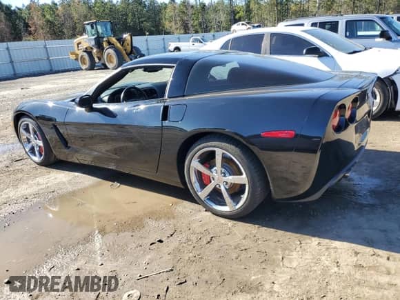 2010 Chevrolet Corvette 1LT z VIN 1G1YE2DW5A5101384, wystawiony jako Copart lot #81388913 z przebiegiem 25 269 mil mil oraz Szkoda całkowita • Salvage title. Historia ofert i sprzedaży dostępna na DreamBid. Obrazek 2.