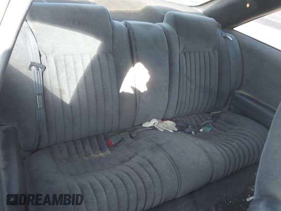 ✅ 1995 Pontiac Grand Prix SE • VIN: 1G2WJ12M1SF295319 • Lot: 41685317. Wystawiony na IAAI z przebiegiem 151 478 mil. Bezpłatny archiwum sprzedaży aukcyjnych z USA i szczegółowy raport historii pojazdu na DreamBid. Zdjęcie 8.