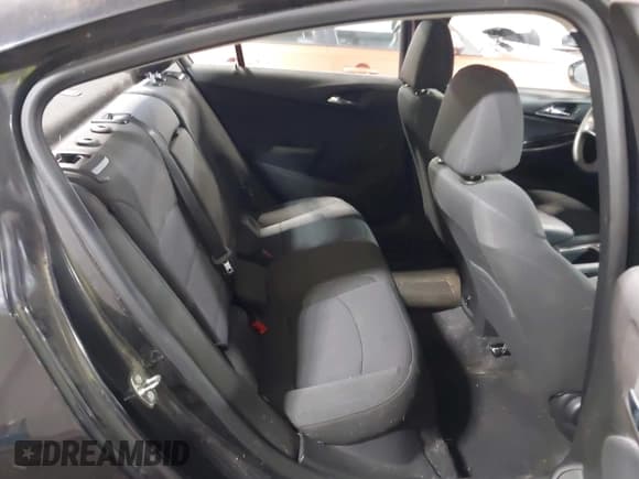 ✅ 2018 Chevrolet Cruze LT • VIN: 1G1BE5SMXJ7229309 • Lot: 43327986. Wystawiony na IAAI z przebiegiem 98 751 mil. Bezpłatny archiwum sprzedaży aukcyjnych z USA i szczegółowy raport historii pojazdu na DreamBid. Zdjęcie 8.