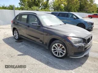✅ 2015 BMW X1 xDrive28i • VIN: WBAVL1C53FVY32967 • Lot: 70714155. Wystawiony na Copart z przebiegiem 136 587 mil. Bezpłatny archiwum sprzedaży aukcyjnych z USA i szczegółowy raport historii pojazdu na DreamBid. Zdjęcie 4.