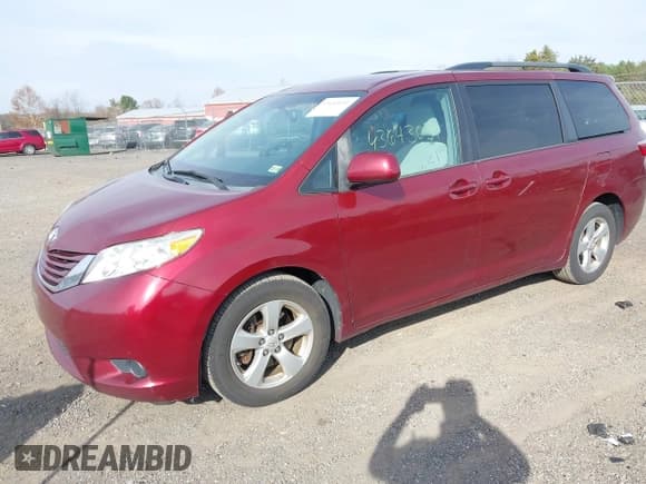✅ 2015 Toyota Sienna LE • VIN: 5TDKK3DCXFS609093 • Lot: 43643031. Listed on IAAI with 252,964 mi. Free auction sales archive from the USA and detailed vehicle history report at DreamBid. Image 2.