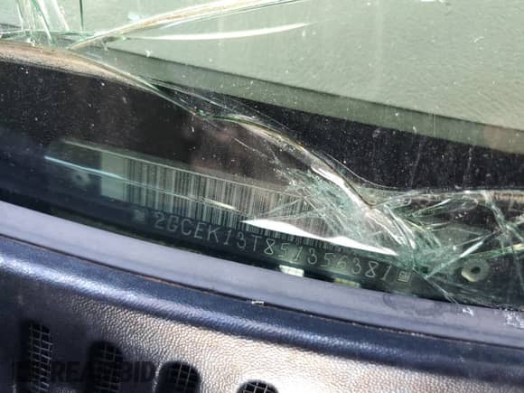 ✅ 2005 Chevrolet Silverado 1500 Z71 • VIN: 2GCEK13T851356381 • Lot: 68854844. Wystawiony na Copart z przebiegiem 172 306 mil mil. Skorzystaj z bezpłatnego archiwum sprzedaży aukcyjnych z USA i zobacz szczegółowy raport historii pojazdu na DreamBid. Zdjęcie 12.