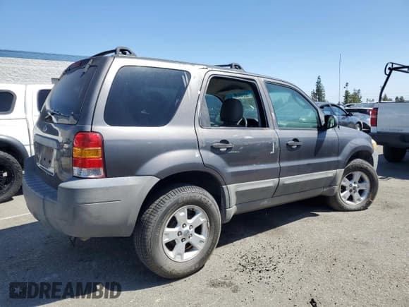 ✅ 2005 Ford Escape XLT • VIN: 1FMYU03155KB11291 • Lot: 52246495. Listed on Copart with Not provided. Free auction sales archive from the USA and detailed vehicle history report at DreamBid. Image 3.