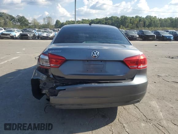 ✅ 2012 Volkswagen Passat S • VIN: 1VWAP7A30CC105929 • Lot: 85496895. Listed on Copart with 189,800 mi. Free auction sales archive from the USA and detailed vehicle history report at DreamBid. Image 6.