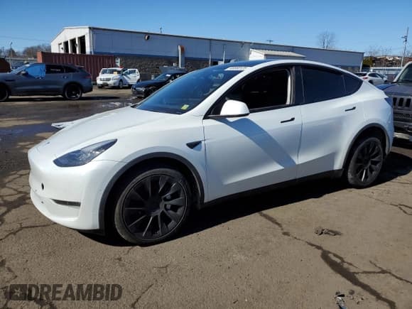 ✅ 2022 Tesla Model Y Long Range • VIN: 7SAYGDEE3NA016633 • Lot: 46660125. Wystawiony na Copart z przebiegiem Nie podano. Bezpłatny archiwum sprzedaży aukcyjnych z USA i szczegółowy raport historii pojazdu na DreamBid. Zdjęcie 1.