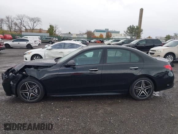 ✅ 2023 Mercedes-Benz C 300 • VIN: W1KAF4HB6PR124348 • Lot: 43638749. Wystawiony na IAAI z przebiegiem 29 099 mil. Bezpłatny archiwum sprzedaży aukcyjnych z USA i szczegółowy raport historii pojazdu na DreamBid. Zdjęcie 14.