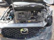 ✅ 2023 Mazda CX-5 S Carbon Edition • VIN: JM3KFBCM9P0167900 • Lot: 43291236. Wystawiony na IAAI z przebiegiem 40 306 mil. Bezpłatny archiwum sprzedaży aukcyjnych z USA i szczegółowy raport historii pojazdu na DreamBid. Zdjęcie 10.