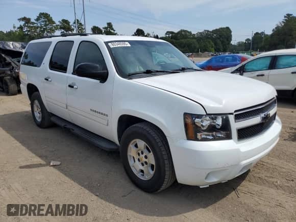 2010 Chevrolet Suburban LT z VIN 1GNUKJE35AR139405, wystawiony jako Copart lot #80348595 z przebiegiem 183 310 mil mil oraz Czysty tytuł • Clean title. Historia ofert i sprzedaży dostępna na DreamBid. Obrazek 4.