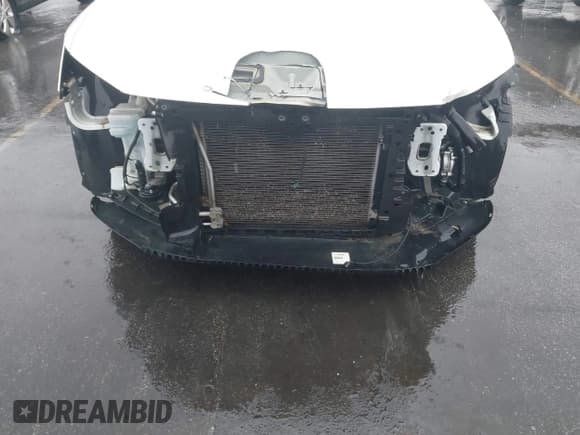 ✅ 2017 Volkswagen Passat SE • VIN: 1VWGT7A36HC059729 • Lot: 43524048. Listed on IAAI with 130,622 mi. Free auction sales archive from the USA and detailed vehicle history report at DreamBid. Image 6.