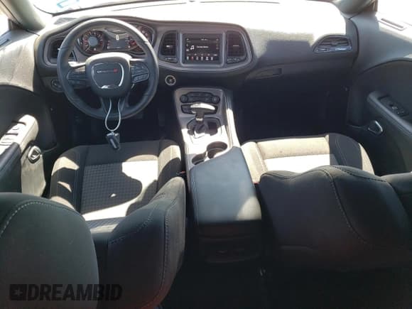 ✅ 2023 Dodge Challenger SXT • VIN: 2C3CDZAG3PH581909 • Lot: 60355014. Wystawiony na Copart z przebiegiem 3 129 mil. Bezpłatny archiwum sprzedaży aukcyjnych z USA i szczegółowy raport historii pojazdu na DreamBid. Zdjęcie 8.