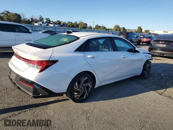 ✅ 2024 Hyundai Elantra Limited • VIN: KMHLN4DJ3RU100703 • Лот: 86115835. Опубликован ранее на Copart с пробегом 111 500 миль. Бесплатный доступ к архиву аукционных продаж из США и подробный отчёт об истории автомобиля на DreamBid. Изображение 3.