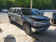 ✅ 2001 Chevrolet Suburban LS • VIN: 3GNEC16T11G283940 • Lot: 52162715. Wystawiony na Copart z przebiegiem 197 628 mil. Bezpłatny archiwum sprzedaży aukcyjnych z USA i szczegółowy raport historii pojazdu na DreamBid. Zdjęcie 4.