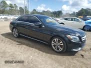 ✅ 2017 Mercedes-Benz C 300 • VIN: 55SWF4JB6HU229990 • Lot: 85518415. Wystawiony na Copart z przebiegiem Nie podano. Bezpłatny archiwum sprzedaży aukcyjnych z USA i szczegółowy raport historii pojazdu na DreamBid. Zdjęcie 4.