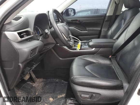 ✅ 2022 Toyota Highlander Hybrid LE • VIN: 5TDZARAH2NS511839 • Lot: 51715975. Wystawiony na Copart z przebiegiem 162 228 mil. Bezpłatny archiwum sprzedaży aukcyjnych z USA i szczegółowy raport historii pojazdu na DreamBid. Zdjęcie 7.