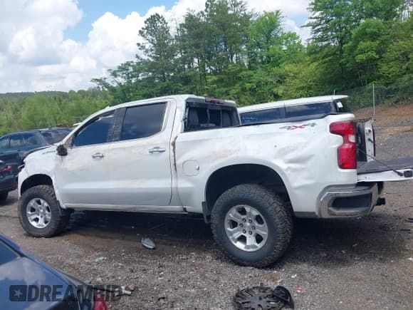 ✅ 2020 Chevrolet Silverado 1500 LTZ • VIN: 1GCUYGEL6LZ281209 • Lot: 42158586. Wystawiony na IAAI z przebiegiem 13 940 mil. Bezpłatny archiwum sprzedaży aukcyjnych z USA i szczegółowy raport historii pojazdu na DreamBid. Zdjęcie 14.