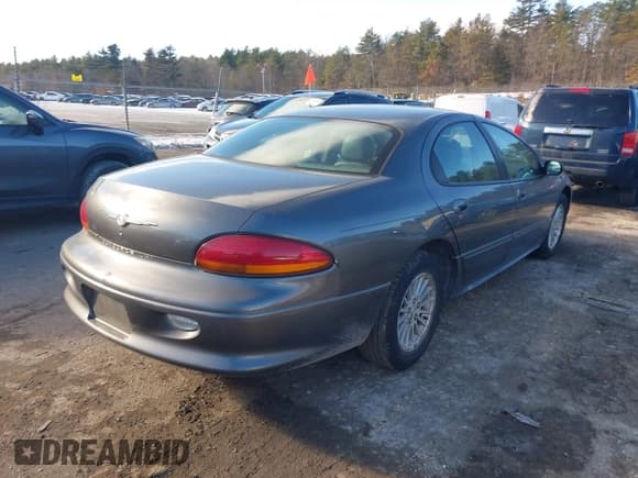 ✅ 2004 Chrysler Concorde LXi • VIN: 2C3HD36M24H592199 • Lot: 43903909. Listed on IAAI with 175,591 mi. Free auction sales archive from the USA and detailed vehicle history report at DreamBid. Image 4.