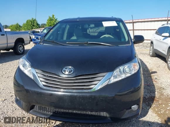 ✅ 2013 Toyota Sienna XLE AAS • VIN: 5TDYK3DC4DS390171 • Лот: 42766749. Опубликован ранее на IAAI с пробегом 111 645 миль. Бесплатный доступ к архиву аукционных продаж из США и подробный отчёт об истории автомобиля на DreamBid. Изображение 12.