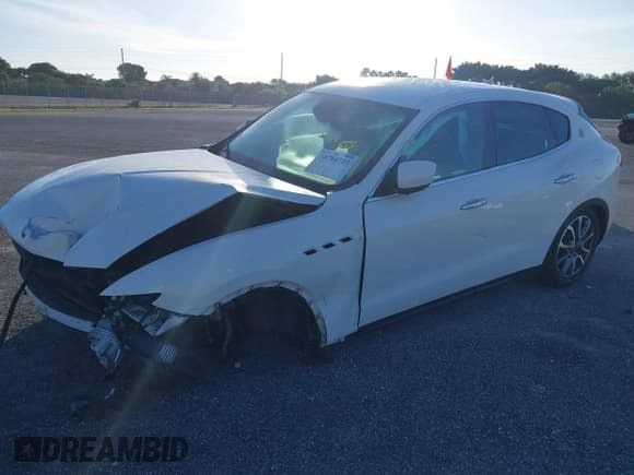 ✅ 2018 Maserati Levante • VIN: ZN661XUA8JX299277 • Lot: 38704715. Wystawiony na IAAI z przebiegiem 37 904 mil. Bezpłatny archiwum sprzedaży aukcyjnych z USA i szczegółowy raport historii pojazdu na DreamBid. Zdjęcie 2.