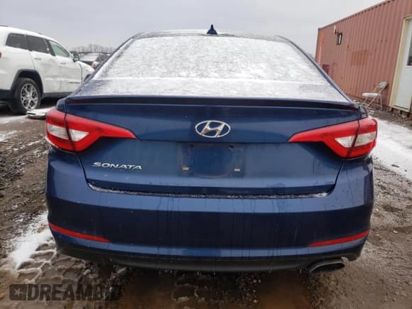 ✅ 2016 Hyundai Sonata SE • VIN: 5NPE24AF6GH410728 • Lot: 73491992. Listed on Copart with 113,038 mi. Free auction sales archive from the USA and detailed vehicle history report at DreamBid. Image 6.