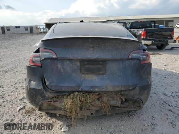 ✅ 2020 Tesla Model Y Long Range • VIN: 5YJYGDEF9LF038562 • Lot: 72096755. Listed on Copart with 109,856 mi. Free auction sales archive from the USA and detailed vehicle history report at DreamBid. Image 6.