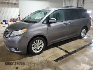 2011 Toyota Sienna XLE AAS с VIN 5TDYK3DC8BS172652, выставлен на аукционе Copart как лот 44549145 с пробегом 132 827 миль миль и Списание • Salvage title. История ставок и продаж доступна на DreamBid. Изображение 1.