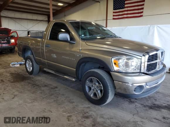 2007 Dodge 1500 SLT with VIN 1D7HU16287J538350, listed as a Copart auction lot 70374565 with 176,813 mi miles and Salvage title. Bid and sale history available at DreamBid. Image 4.