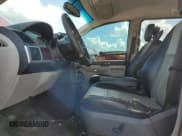 ✅ 2010 Chrysler Town & Country Touring Plus • VIN: 2A4RR8DX0AR321024 • Lot: 84940225. Wystawiony na Copart z przebiegiem 246 813 mil. Bezpłatny archiwum sprzedaży aukcyjnych z USA i szczegółowy raport historii pojazdu na DreamBid. Zdjęcie 7.