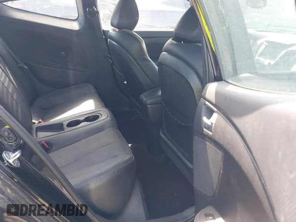 ✅ 2016 Hyundai Veloster Turbo Rally Edition • VIN: KMHTC6AE8GU255625 • Lot: 41754607. Wystawiony na IAAI z przebiegiem 94 011 mil. Bezpłatny archiwum sprzedaży aukcyjnych z USA i szczegółowy raport historii pojazdu na DreamBid. Zdjęcie 8.