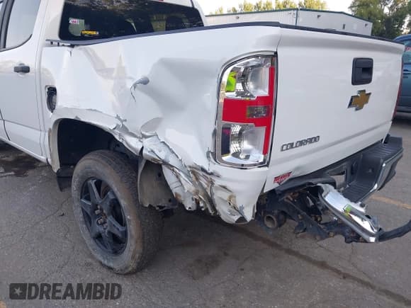 ✅ 2020 Chevrolet Colorado 2WD Work Truck • VIN: 1GCGSBEA7L1186415 • Lot: 43201106. Listed on IAAI with 131,939 mi. Free auction sales archive from the USA and detailed vehicle history report at DreamBid. Image 6.