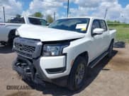 ✅ 2025 Nissan Frontier SL • VIN: 1N6ED1EJ8SN627484 • Лот: 43301769. Опубликован ранее на IAAI с пробегом 6 765 миль. Бесплатный доступ к архиву аукционных продаж из США и подробный отчёт об истории автомобиля на DreamBid. Изображение 6.