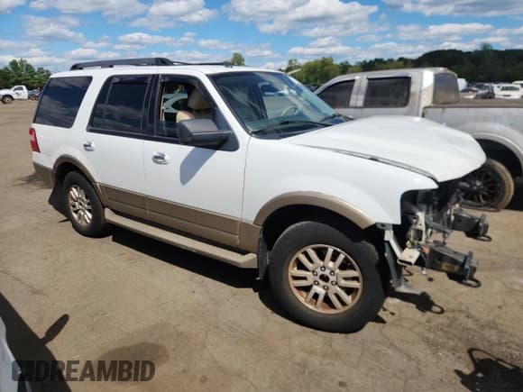 ✅ 2013 Ford Expedition XLT • VIN: 1FMJU1J57DEF47893 • Lot: 70182695. Listed on Copart with 121,192 mi. Free auction sales archive from the USA and detailed vehicle history report at DreamBid. Image 4.