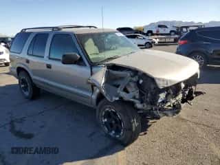 2002 Chevrolet Blazer LS z VIN 1GNDT13W32K118556, wystawiony jako Copart lot #80883814 z przebiegiem 200 632 mil mil oraz Szkoda całkowita • Salvage title. Historia ofert i sprzedaży dostępna na DreamBid. Obrazek 4.