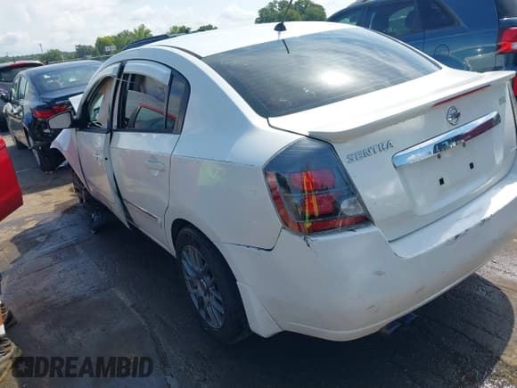 ✅ 2011 Nissan Sentra SR • VIN: 3N1AB6AP5BL611289 • Lot: 42765378. Listed on IAAI with 143,265 mi. Free auction sales archive from the USA and detailed vehicle history report at DreamBid. Image 3.