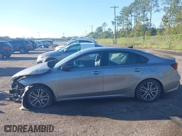 ✅ 2022 Kia Forte GT-Line • VIN: 3KPF54AD6NE453896 • Лот: 43440160. Опубликован ранее на IAAI с пробегом 46 101 миль. Бесплатный доступ к архиву аукционных продаж из США и подробный отчёт об истории автомобиля на DreamBid. Изображение 14.