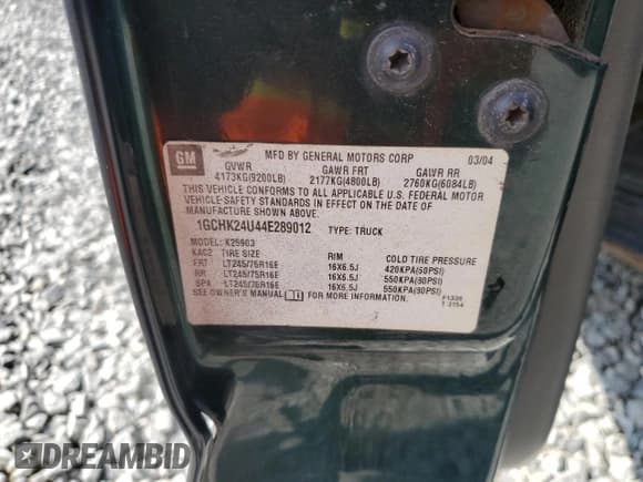 ✅ 2004 Chevrolet Silverado 2500HD Work Truck • VIN: 1GCHK24U44E289012 • Lot: 64666735. Wystawiony na Copart z przebiegiem 119 841 mil. Bezpłatny archiwum sprzedaży aukcyjnych z USA i szczegółowy raport historii pojazdu na DreamBid. Zdjęcie 12.