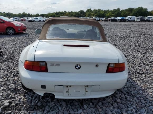✅ 1997 BMW 3 Series Z3 2.8 • VIN: 4USCJ3322VLC03466 • Lot: 71366335. Listed on Copart with 97,261 mi. Free auction sales archive from the USA and detailed vehicle history report at DreamBid. Image 6.
