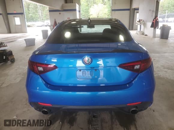 ✅ 2018 Alfa Romeo Giulia Ti Sport • VIN: ZARFAEEN2J7593805 • Лот: 81367685. Опубликован ранее на Copart с пробегом 42 807 миль. Бесплатный доступ к архиву аукционных продаж из США и подробный отчёт об истории автомобиля на DreamBid. Изображение 6.