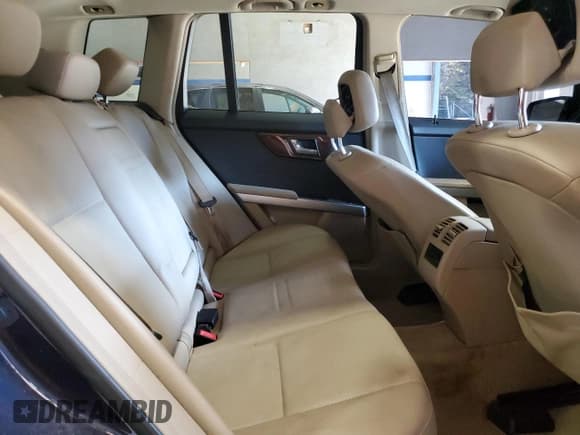 ✅ 2011 Mercedes-Benz GLK 350 • VIN: WDCGG8HB3BF571104 • Lot: 87375015. Listed on Copart with 228,375 mi. Free auction sales archive from the USA and detailed vehicle history report at DreamBid. Image 11.