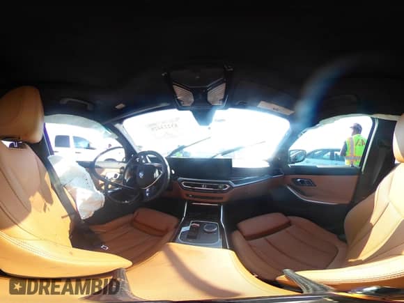 2023 BMW 3 Series 330i xDrive z VIN 3MW89FF00P8C96895, wystawiony jako IAAI lot #43223429 z przebiegiem 25 207 mil mil oraz . Historia ofert i sprzedaży dostępna na DreamBid. Obrazek 18.