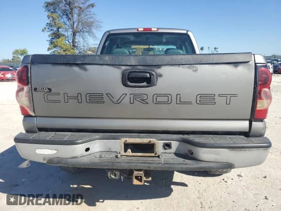 2006 Chevrolet Silverado 1500 LS z VIN 1GCEK19V96Z180314, wystawiony jako Copart lot #74316704 z przebiegiem 304 171 mil mil oraz Szkoda całkowita • Salvage title. Historia ofert i sprzedaży dostępna na DreamBid. Obrazek 6.
