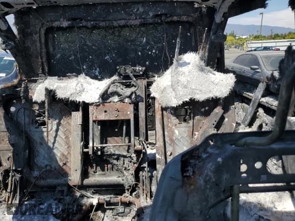 ✅ 2021 Jeep Wrangler Unlimited Rubicon • VIN: 1C4JJXFM9MW774562 • Lot: 70323125. Wystawiony na Copart z przebiegiem Nie podano. Bezpłatny archiwum sprzedaży aukcyjnych z USA i szczegółowy raport historii pojazdu na DreamBid. Zdjęcie 10.