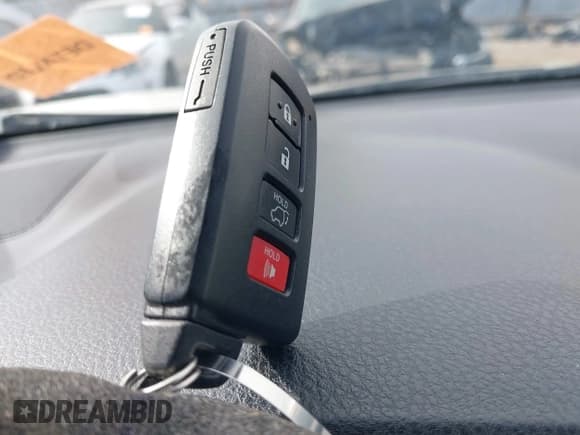 ✅ 2018 Toyota RAV4 Limited • VIN: JTMYFREV4JD111686 • Лот: 43568022. Опубликован ранее на IAAI с пробегом 25 786 миль. Бесплатный доступ к архиву аукционных продаж из США и подробный отчёт об истории автомобиля на DreamBid. Изображение 11.