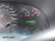 ✅ 2006 Ford Econoline Passenger XL • VIN: 1FBNE31L46HA02530 • Lot: 43173565. Wystawiony na IAAI z przebiegiem 74 585 mil. Bezpłatny archiwum sprzedaży aukcyjnych z USA i szczegółowy raport historii pojazdu na DreamBid. Zdjęcie 7.