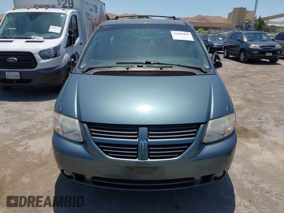 ✅ 2005 Dodge Caravan SXT • VIN: 2D4GP44L95R565529 • Lot: 42460426. Wystawiony na IAAI z przebiegiem 97 882 mil. Bezpłatny archiwum sprzedaży aukcyjnych z USA i szczegółowy raport historii pojazdu na DreamBid. Zdjęcie 6.