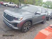 ✅ 2024 Volkswagen Atlas SEL Premium R-Line • VIN: 1V2FE2CA0RC253583 • Lot: 41951435. Wystawiony na IAAI z przebiegiem 4 668 mil. Bezpłatny archiwum sprzedaży aukcyjnych z USA i szczegółowy raport historii pojazdu na DreamBid. Zdjęcie 2.