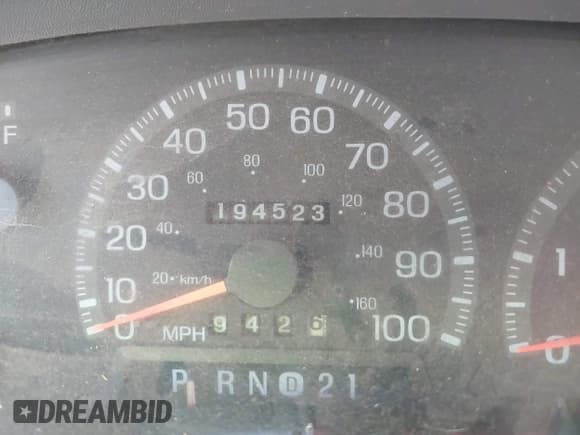 ✅ 1997 Ford F-150 XL • VIN: 1FTEX17L7VNC04389 • Lot: 41030907. Wystawiony na IAAI z przebiegiem 194 523 mil. Bezpłatny archiwum sprzedaży aukcyjnych z USA i szczegółowy raport historii pojazdu na DreamBid. Zdjęcie 7.